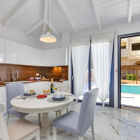 Selena By Херсонісос